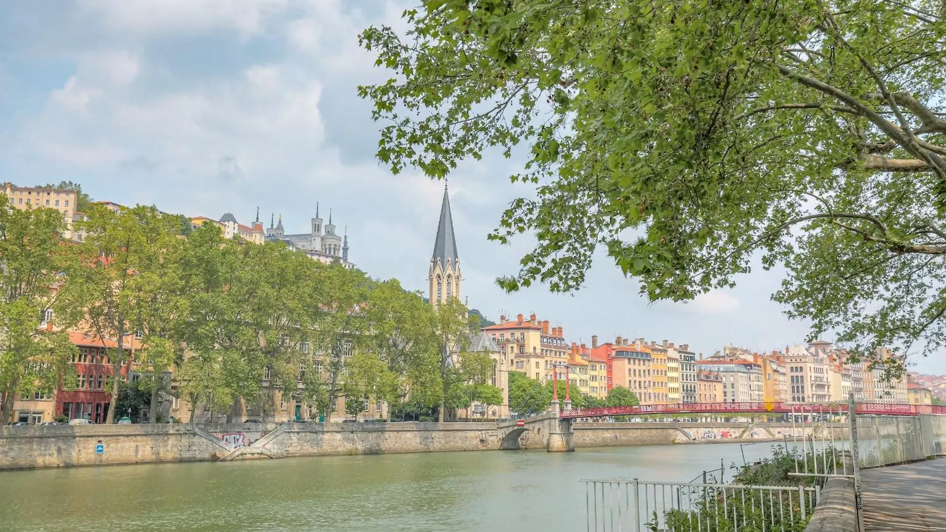 Apartament Chaleureux Et Cosy Avec Garage Prive Villeurbanne
