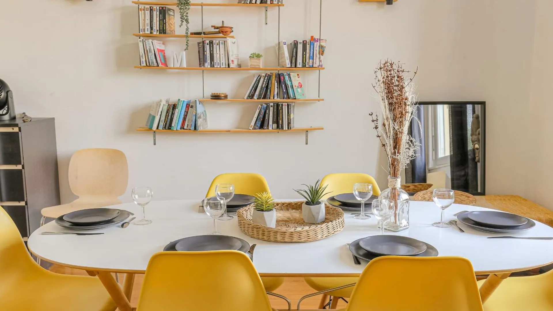 Chaleureux Et Cosy Avec Garage Prive Apartment Villeurbanne France