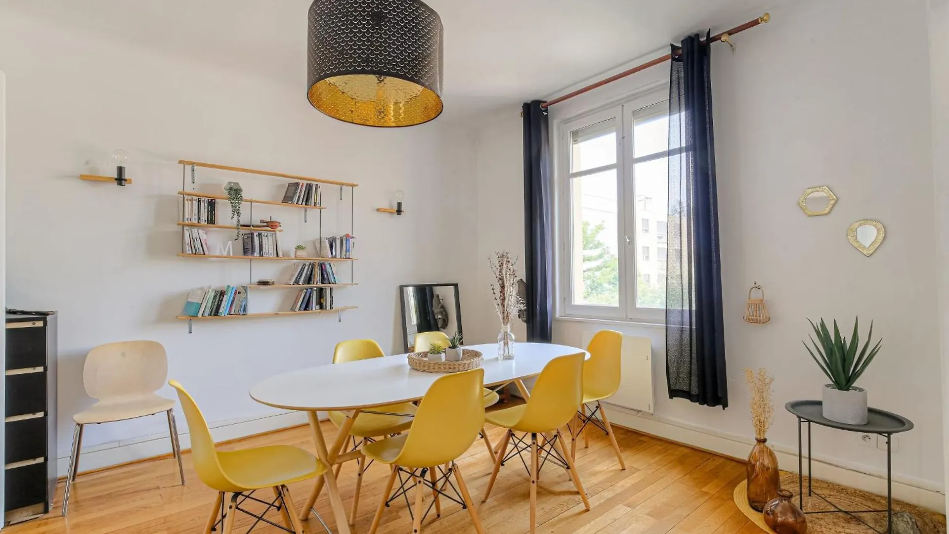 Chaleureux Et Cosy Avec Garage Prive Apartment Villeurbanne