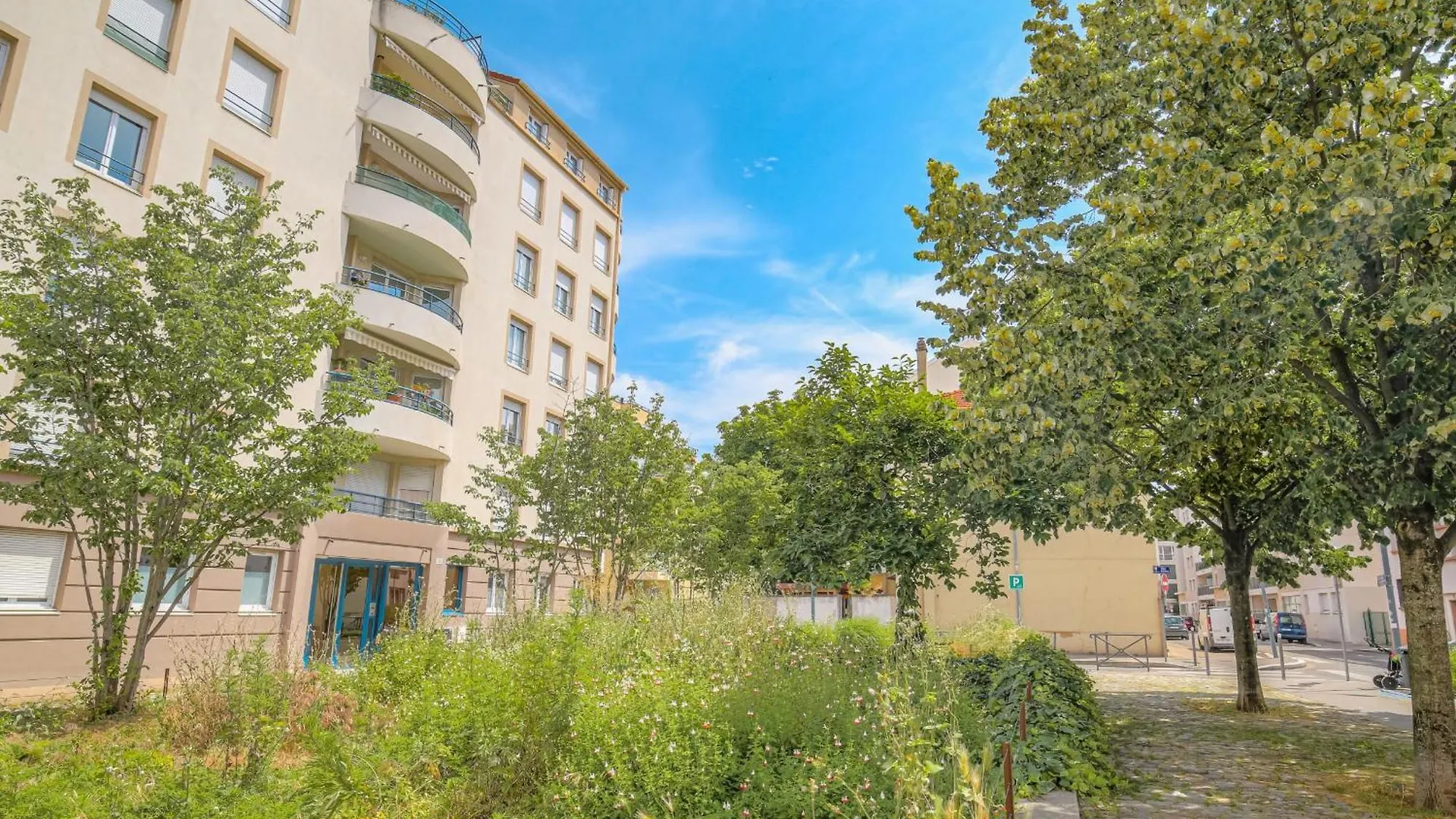 Chaleureux Et Cosy Avec Garage Prive Apartment Villeurbanne