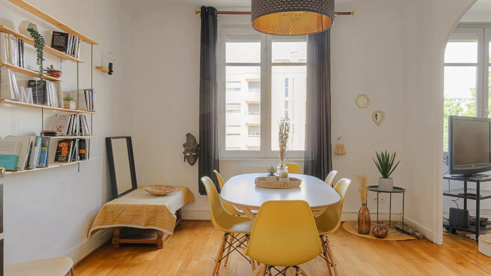 Chaleureux Et Cosy Avec Garage Prive Apartment Villeurbanne 0*,  France