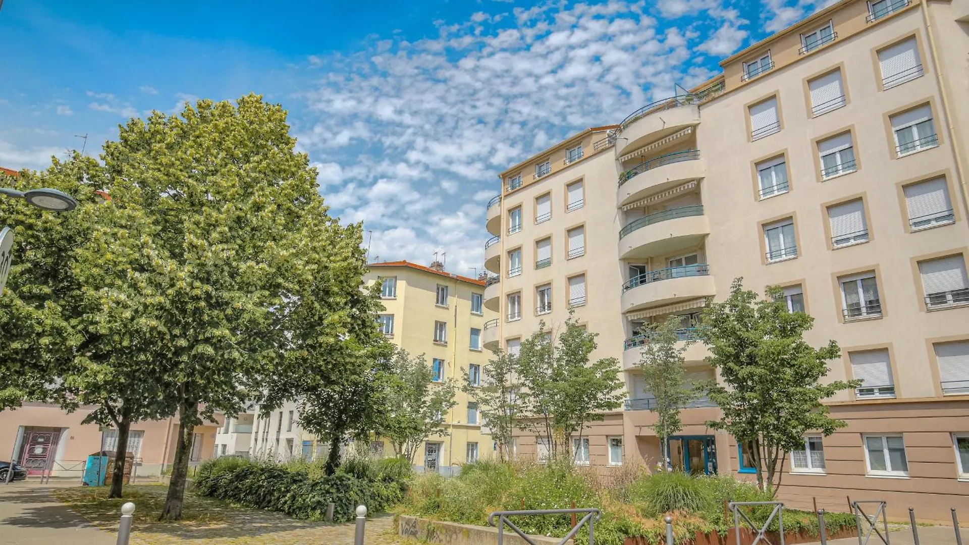 Chaleureux Et Cosy Avec Garage Prive Apartment Villeurbanne 0*,